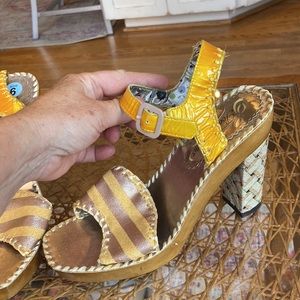 Poetic Licence Platform Sandals, Size 6.